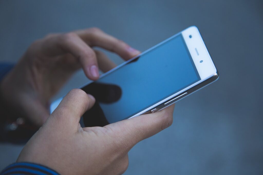 スマホを何年使っているか確認する方法は？【Android、iPhoneユーザー 