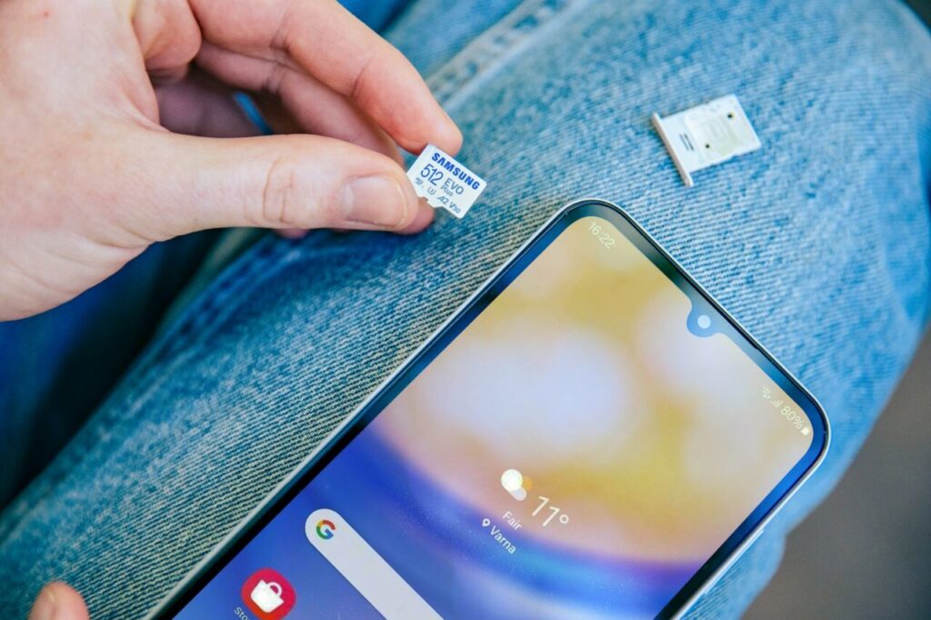 スマホ容量は128GBで足りることは少ない。外部のサービスを利用するのがおすすめ